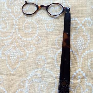 For sale is a Victorian 1880s Faux Tortoiseshell Opera Glasses.